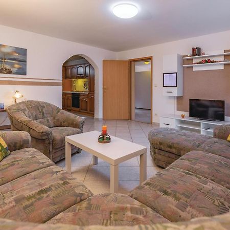 3 Bedroom Awesome Apartment In Pavicini Esterno foto