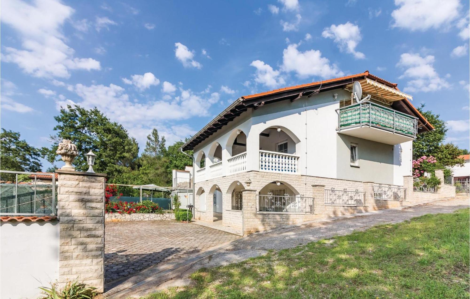 3 Bedroom Awesome Apartment In Pavicini Esterno foto
